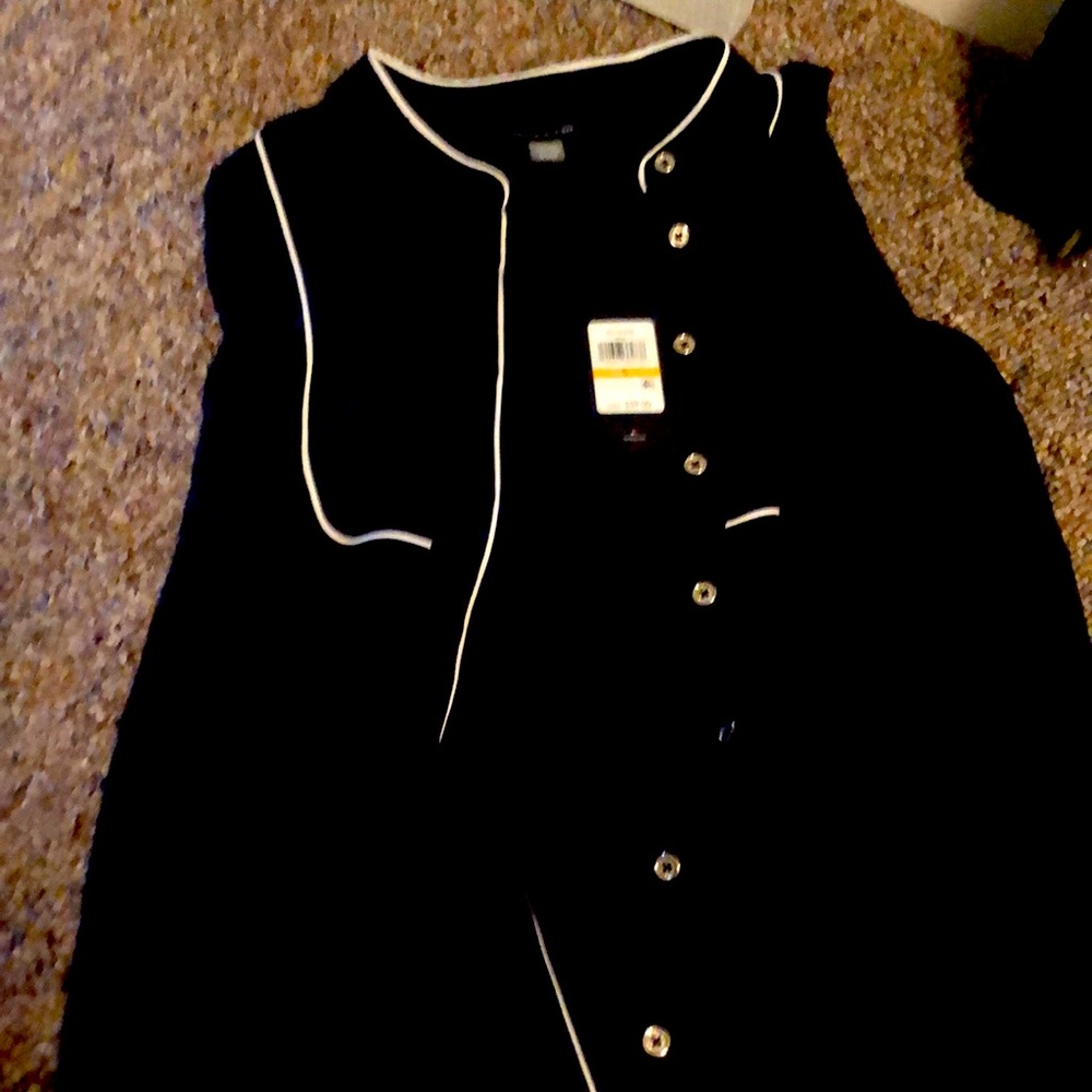 Tommy Hilfiger sleeveless navy blouse. Size small.